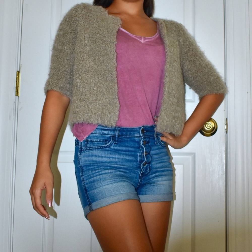 Fuzzy cropped sweater